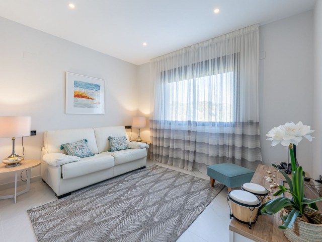 4 Bedrooms Apartment in Estepona