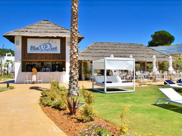 4 Bedrooms Apartment in Estepona