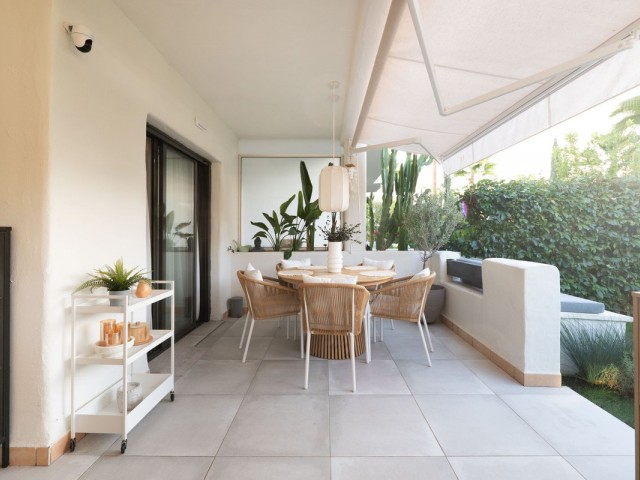 Apartamento con 2 Dormitorios  en Selwo