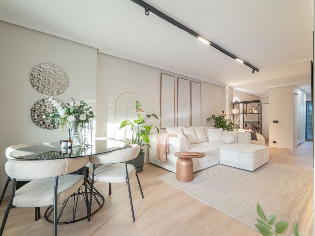 Apartamento con 2 Dormitorios  en Selwo