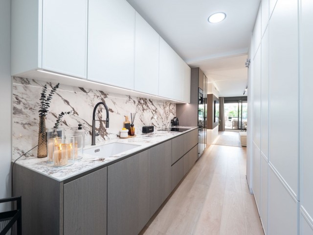 Apartamento con 2 Dormitorios  en Selwo