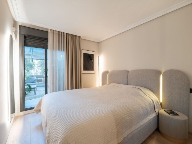 Apartamento con 2 Dormitorios  en Selwo