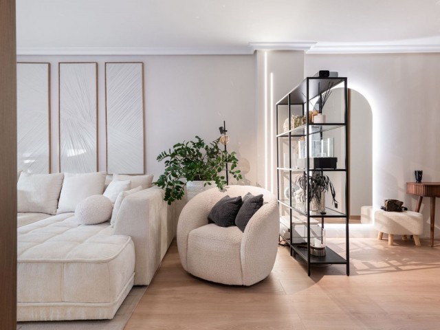 Apartamento con 2 Dormitorios  en Selwo