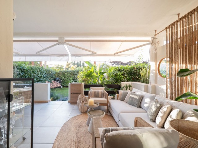 Apartamento con 2 Dormitorios  en Selwo