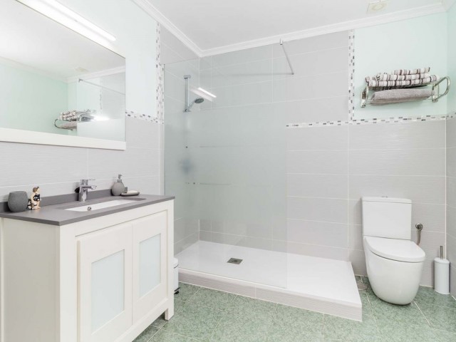 2 Bedrooms Townhouse in Manilva