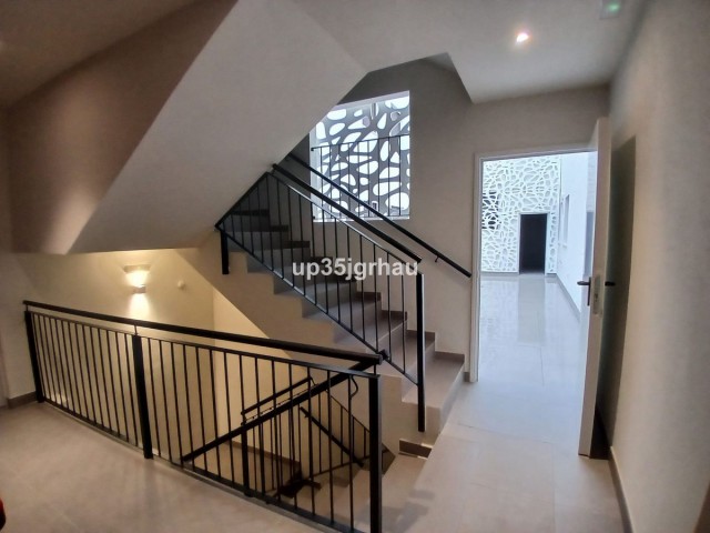 2 Bedrooms Apartment in Estepona