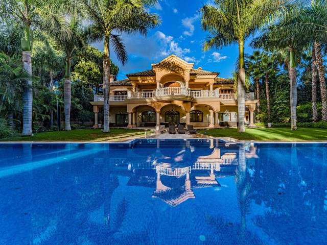 8 Sovrums Villa i Guadalmina Baja