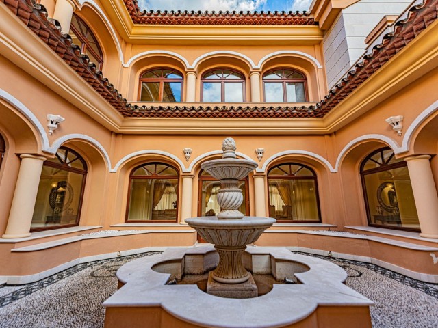 8 Sovrums Villa i Guadalmina Baja