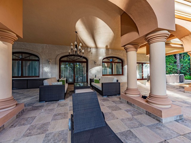 8 Sovrums Villa i Guadalmina Baja