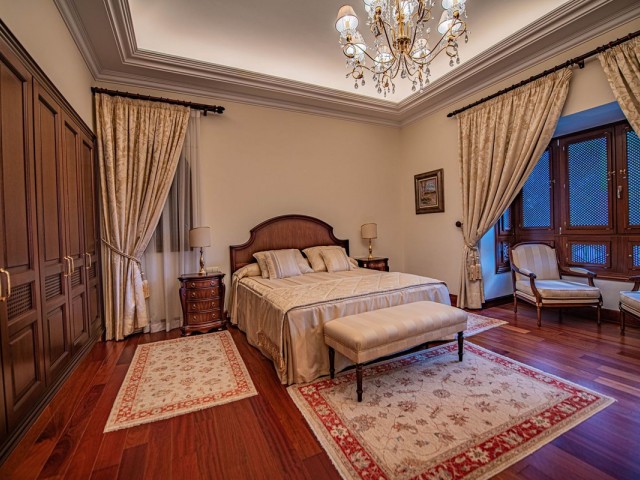 8 Sovrums Villa i Guadalmina Baja