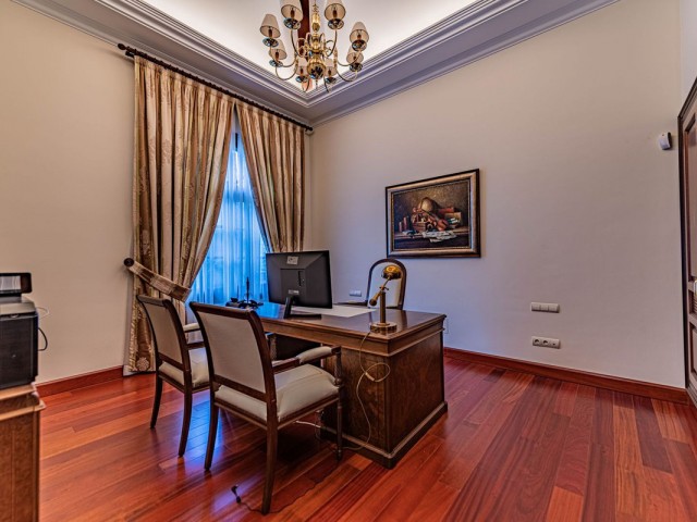 8 Sovrums Villa i Guadalmina Baja