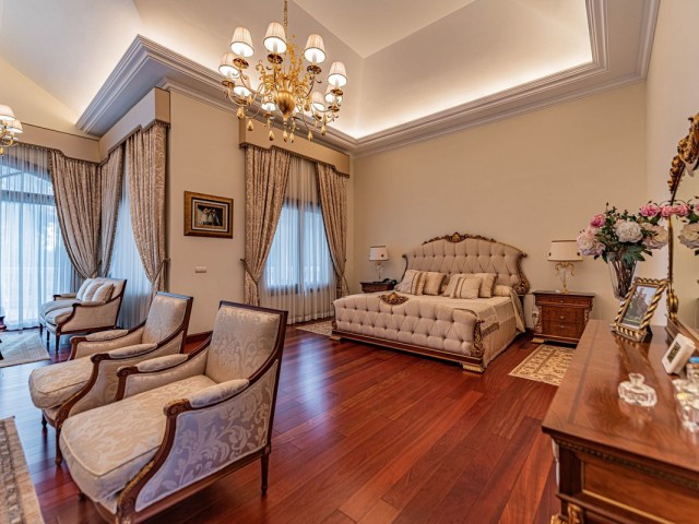 8 Sovrums Villa i Guadalmina Baja