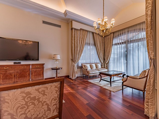 8 Sovrums Villa i Guadalmina Baja