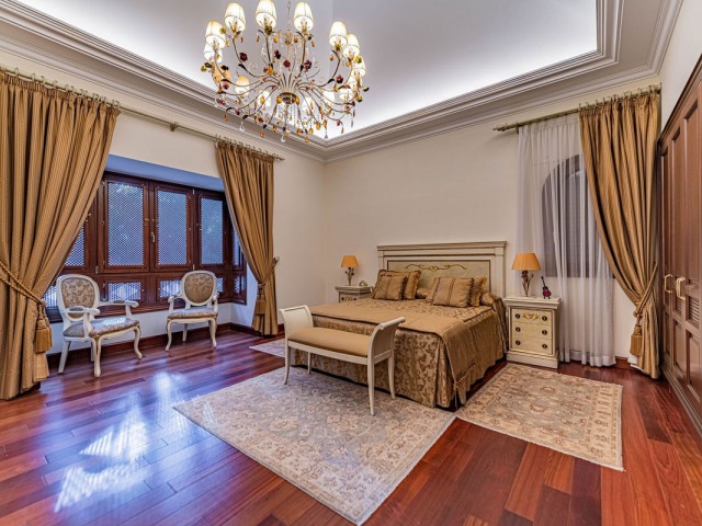 8 Sovrums Villa i Guadalmina Baja