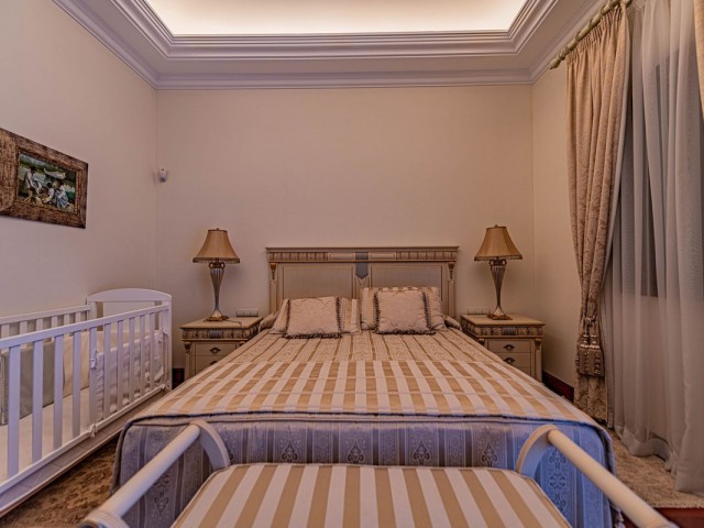 8 Sovrums Villa i Guadalmina Baja
