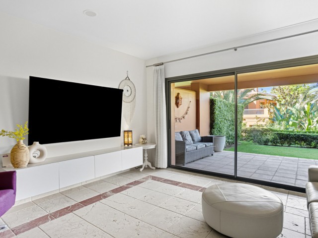 2 Bedrooms Apartment in Estepona