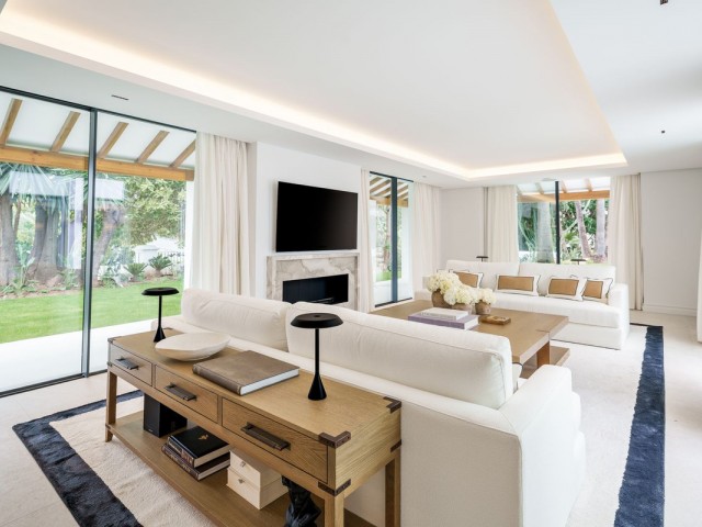 5 Bedrooms Villa in Nueva Andalucía