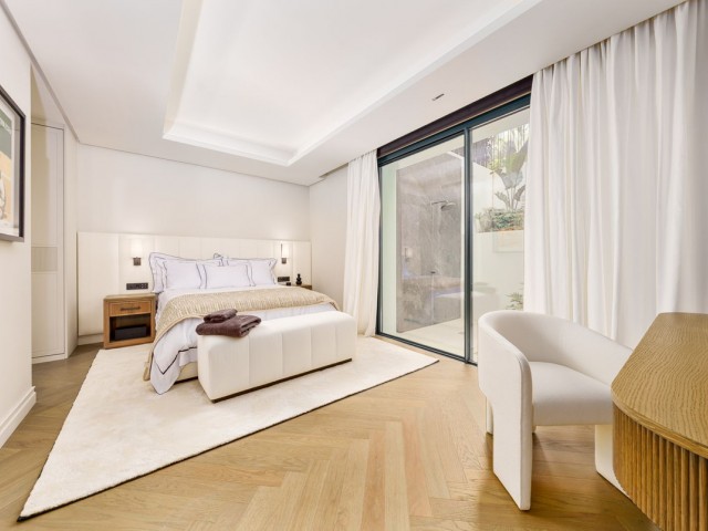 5 Bedrooms Villa in Nueva Andalucía