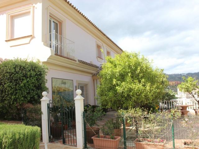 Villa, Artola, R3989923