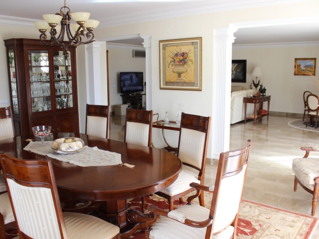 Villa, Artola, R3989923