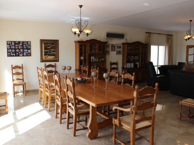 7 Schlafzimmer Villa in Artola