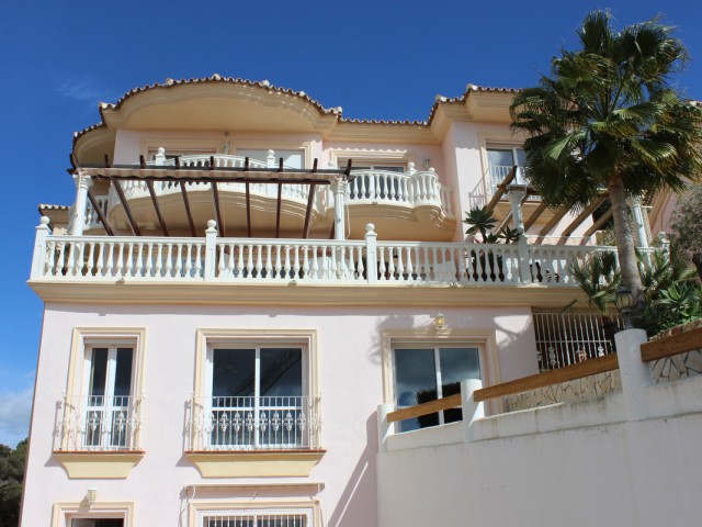 7 Schlafzimmer Villa in Artola