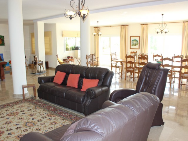 7 Schlafzimmer Villa in Artola