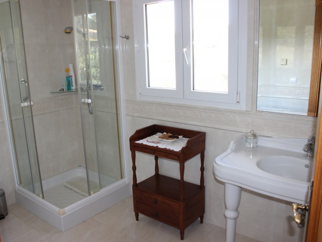 7 Schlafzimmer Villa in Artola