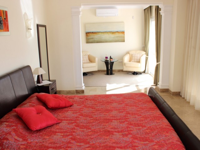 7 Schlafzimmer Villa in Artola