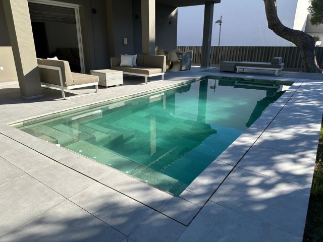 5 Sovrums Villa i Elviria