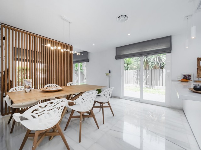 5 Sovrums Villa i Elviria