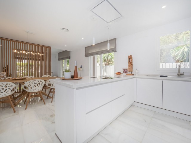 5 Sovrums Villa i Elviria