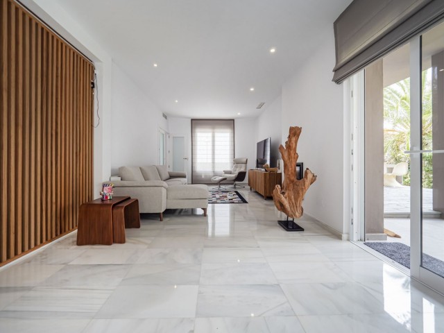 5 Sovrums Villa i Elviria