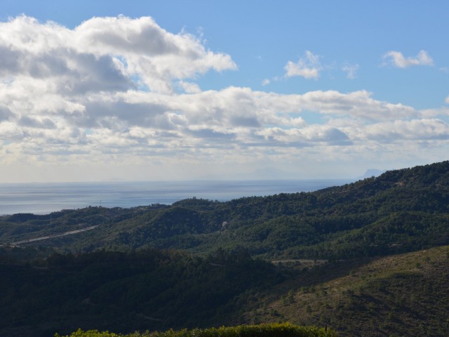 5 Bedrooms Villa in Benahavís