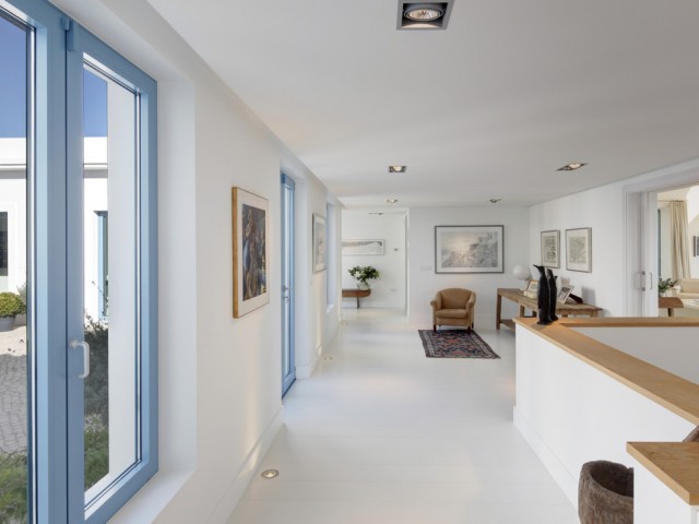 5 Bedrooms Villa in Benahavís