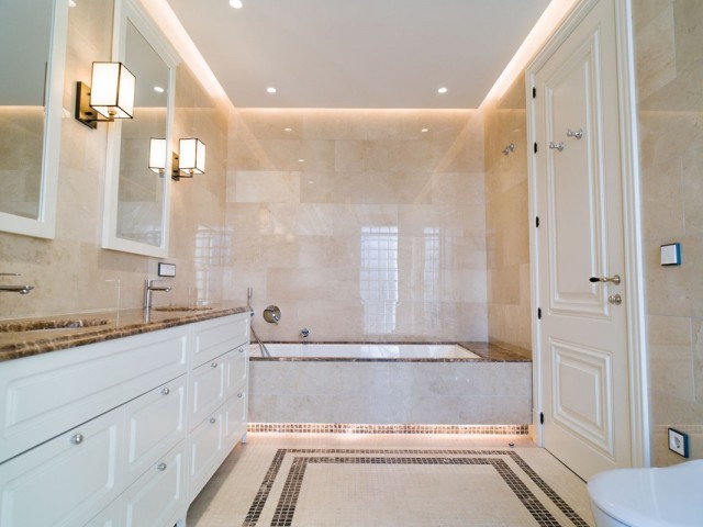 6 Slaapkamer Villa in Los Flamingos