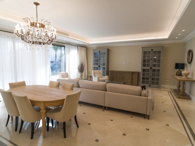 6 Slaapkamer Villa in Los Flamingos