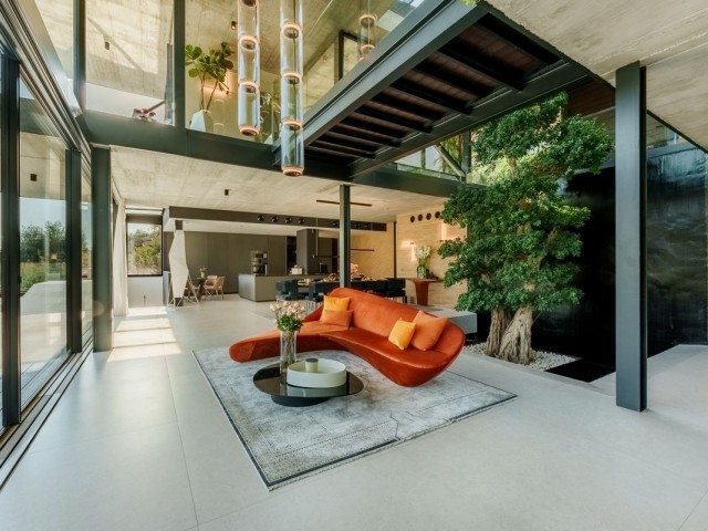 5 Bedrooms Villa in Benahavís