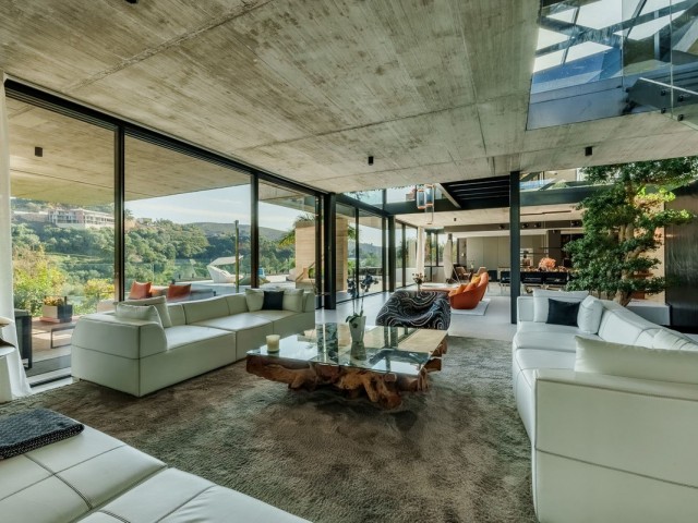 5 Bedrooms Villa in Benahavís