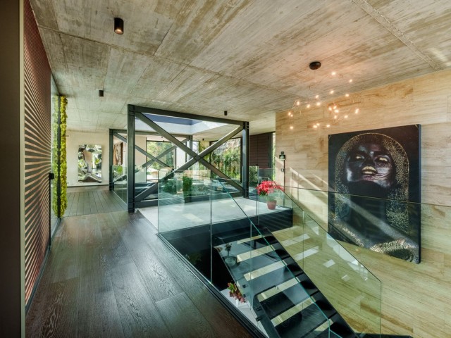 5 Bedrooms Villa in Benahavís