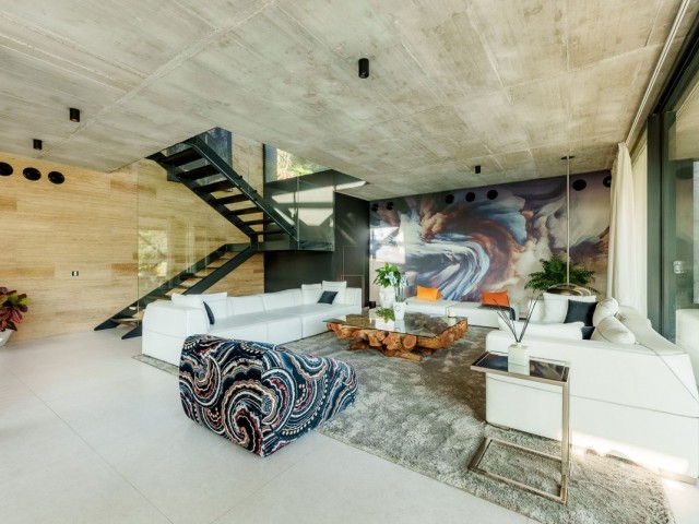 5 Bedrooms Villa in Benahavís