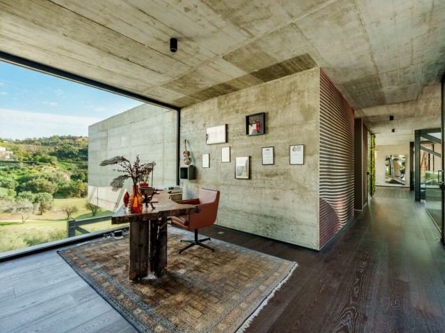 5 Bedrooms Villa in Benahavís