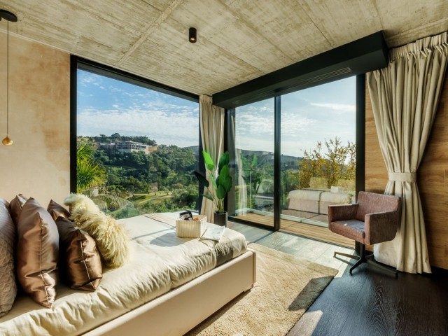 5 Bedrooms Villa in Benahavís