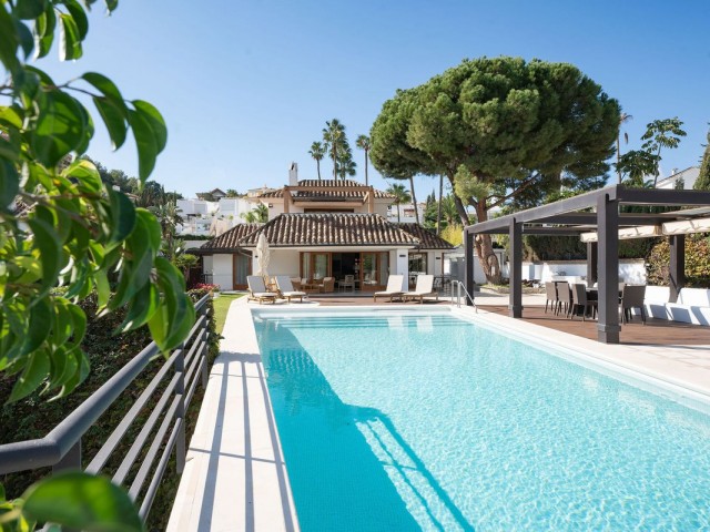 4 Slaapkamer Villa in Nueva Andalucía