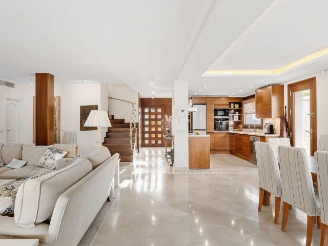 4 Slaapkamer Villa in Nueva Andalucía