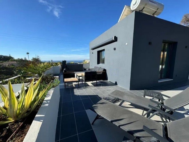 4 Bedrooms Villa in Elviria