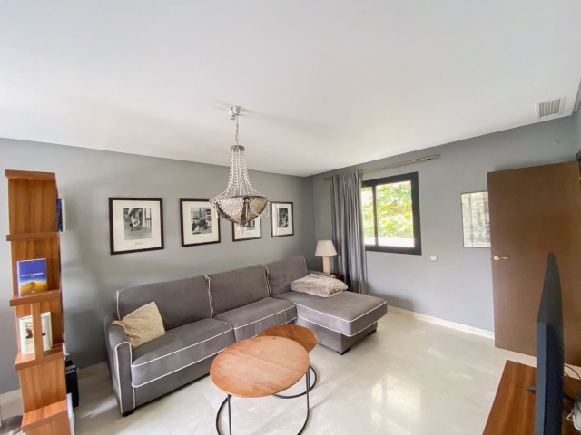 4 Bedrooms Villa in Elviria