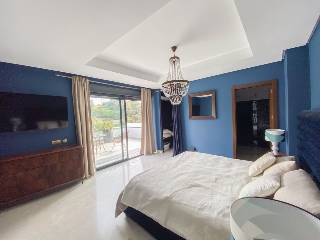 4 Bedrooms Villa in Elviria