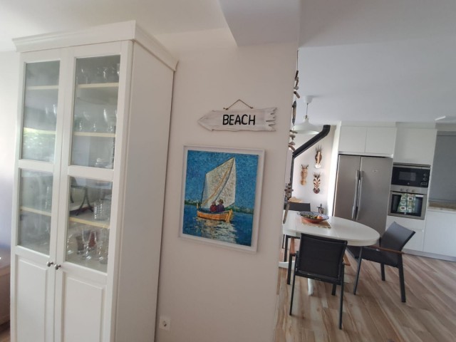 Adosado con 5 Dormitorios  en Estepona