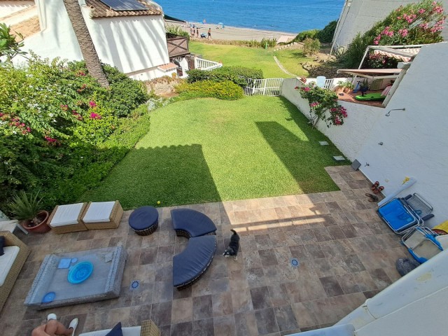 Adosado con 5 Dormitorios  en Estepona